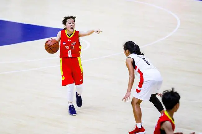如何在篮球训练营中改善比赛策略?_2